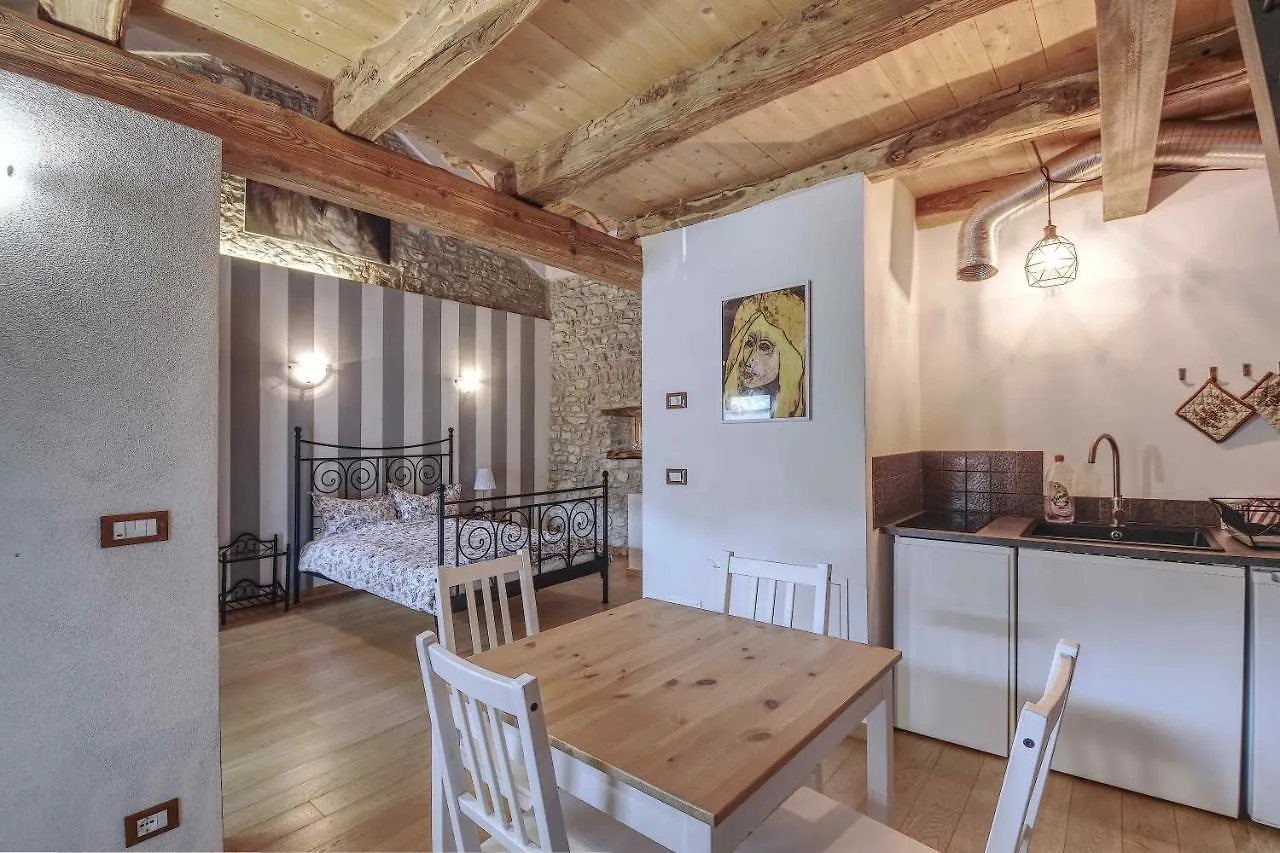 Romantic Boutique Hospitality Revine Lago ゲストハウス