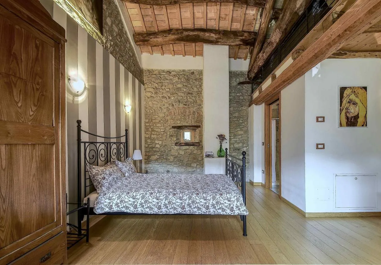 Romantic Boutique Hospitality Revine Lago ゲストハウス