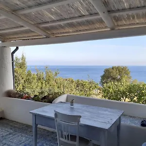 Casa Bianca Malfa (Salina)